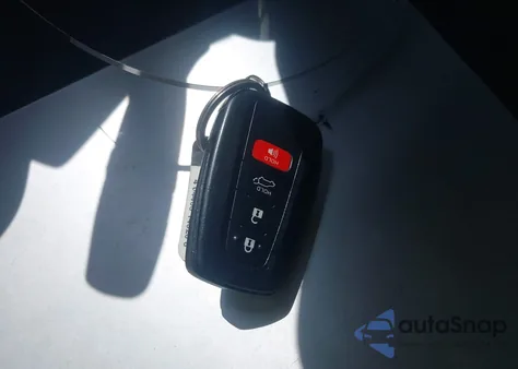 2019 Toyota Rav4 Xle/Xle Premium from USA, damaged, VIN 2T3W1RFV4KW006266